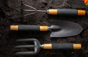 Welche sind die unverzichtbaren Werkzeuge für die Pflege von Garten und Hof?